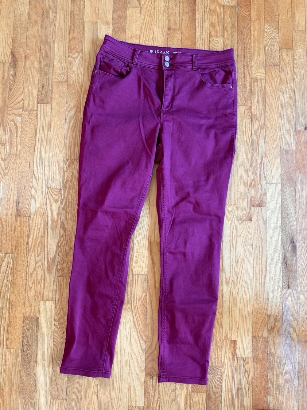 Reitmans burgundy skinny jeans size 32